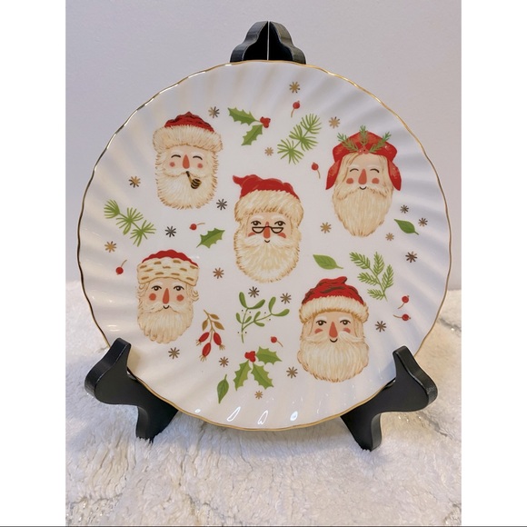 ✨🎄Set of 4 Merry Christmas Santa Holiday Dessert/Side Plates🎄✨ - Picture 1 of 2